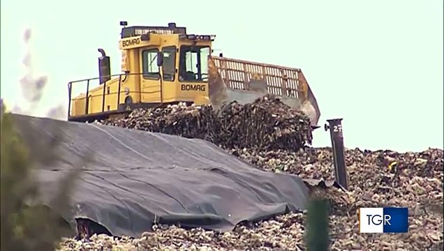 La Puglia non è la discarica di Roma - Regione contro Virginia Raggi. M5S replica: pensassero ai rifiuti prodotti dal PD