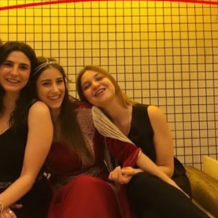 أجواء المرح والبهجة تسيطر على حفل حناء هازال كايا