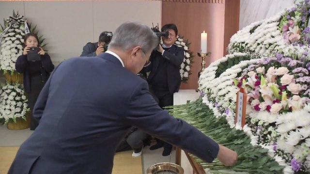 문 대통령, 김복동 할머니 조문... 역사 바로세우기 잊지 않을 것 / YTN