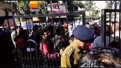निजी अस्पतालों की खुली लूट के विरोध में जोरदार प्रदर्शन