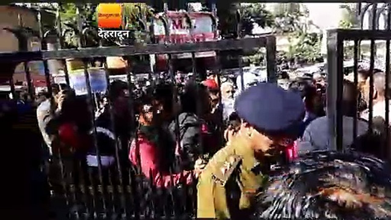 निजी अस्पतालों की खुली लूट के विरोध में जोरदार प्रदर्शन