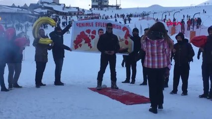 Kayseri Erciyes'te, Kayak Pistinde Evlenme Teklifi