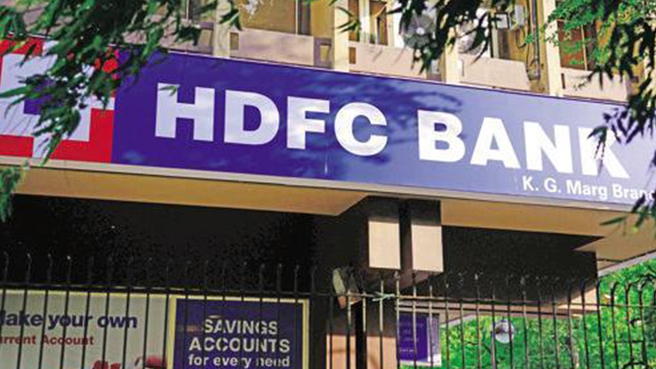 HDFC records 60% dip in net profit for Q3