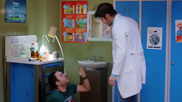 Abidin, Sinan'dan dayak yiyor - Acil Aşk Aranıyor 12. Bölüm