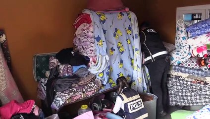 Adana'da çocuklardan denetime katılan polislere çiçek