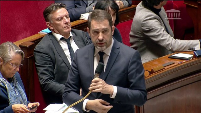 Christophe Castaner justifie sa loi anti-casseurs : cette loi n’est en aucun cas une loi contre les gilets jaunes