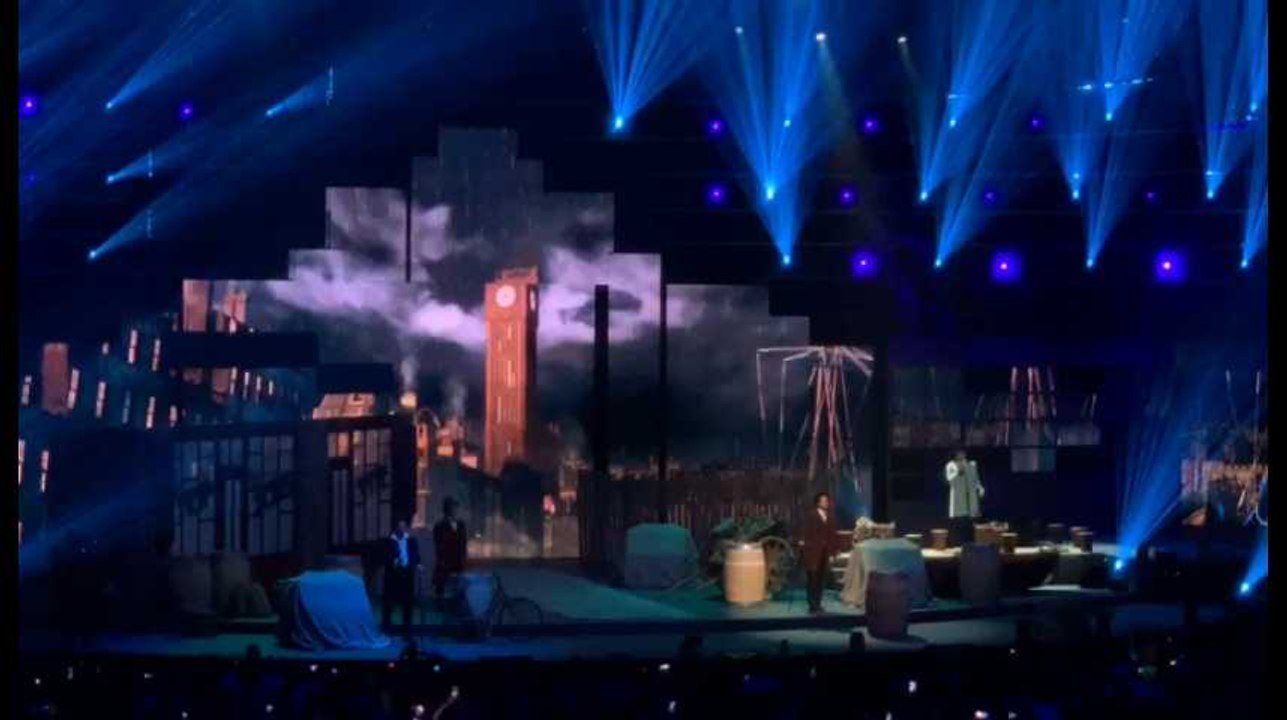 Patrick Bruel et Jean Louis Aubert chantent All by Myself au concert des enfoirés