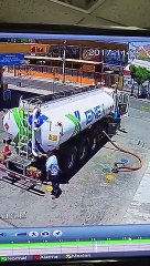 Régis fait le plein de la cuve