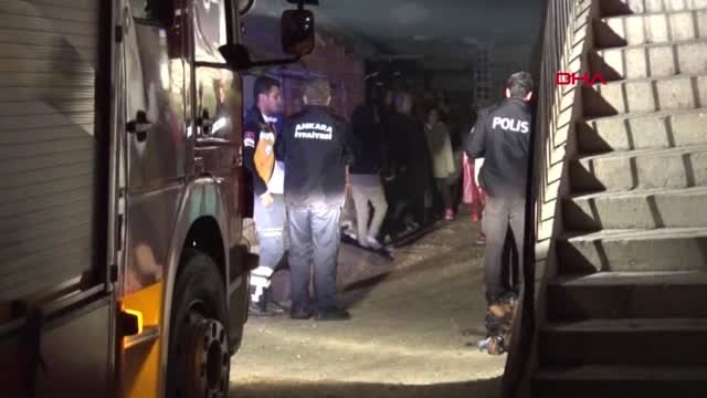 Ankara Suriyeli Ailenin Evinde Yangın 7'si Çocuk, 9 Kişi Dumandan Etkilendi