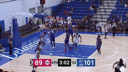Johnny Hamilton slams home the alley-oop
