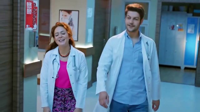 Nisan'ın başında türlü belalar - Acil Aşk Aranıyor 14. Bölüm