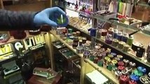 Kadıköy'de hediyelik eşya dükkanlarına uyuşturucu baskını