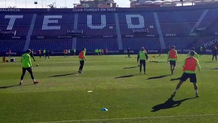 Vezo ya se entrena con el Levante UD