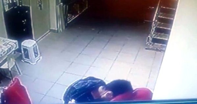 Boşanma Aşamasındaki Eşini Yüzüne Kafa Atıp, Dövdü