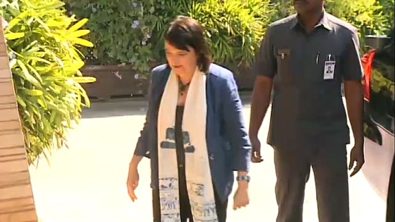 US Consul General Katherine B.Hadda Meets YS Jagan At LotusPond | Mana Aksharam