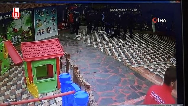 Şehir magandaları genç çifte önce laf atıp sonra öldüresiye dövdüler