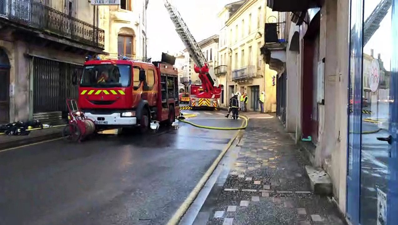 30/01/2019 : Intervention des sapeurs-pompiers dans l'incendie d'un immeuble à Mussidan