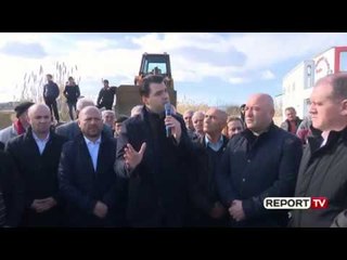 Report TV - Tiranë, Basha krah Mziut, kërkon mbështetjen e qytetarëve për protestën e 16 Shkurtit