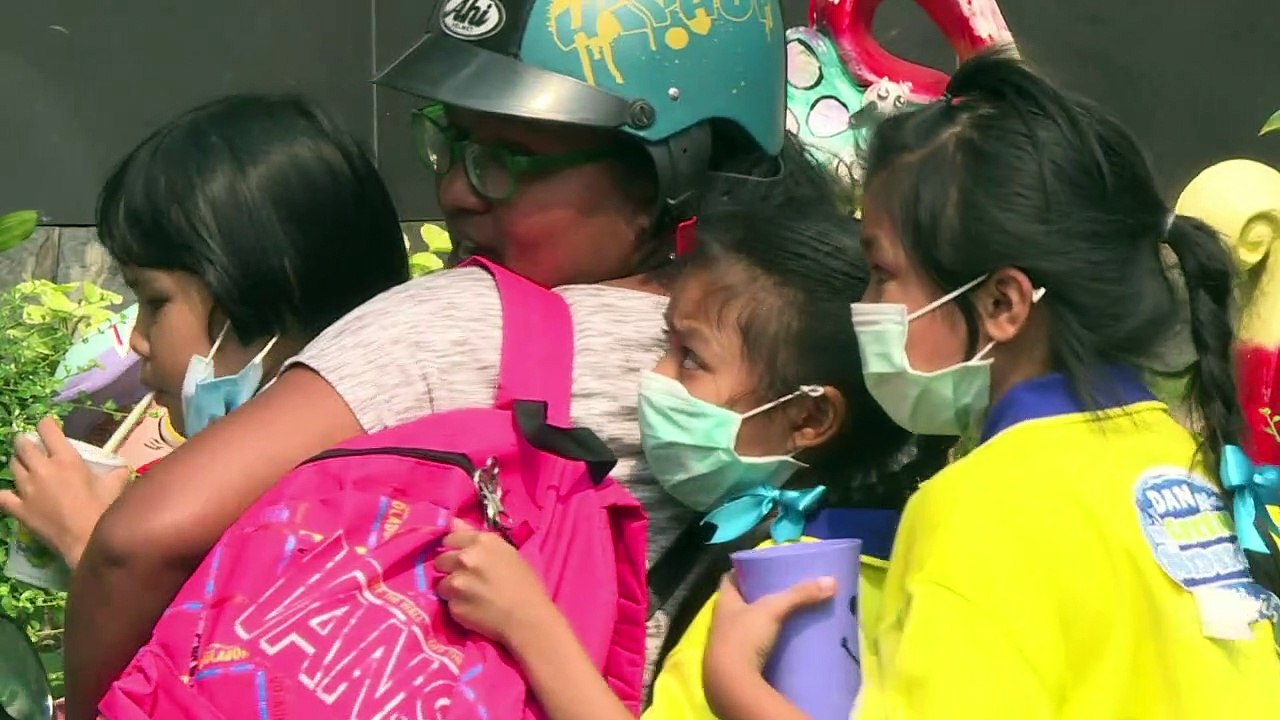 Poluição obriga Bangcoc a fechar mais de 400 escolas