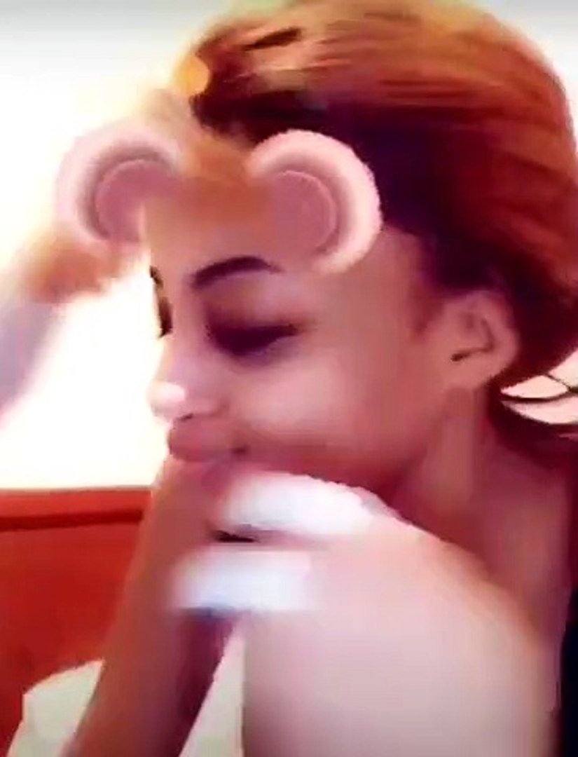 Betty oublie laffaire Kocc et sembrasse avec un jeune... - video  Dailymotion
