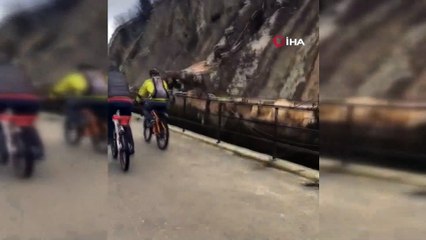Şarkılarla başlayan bisiklet gezisi Yeşilırmak'ın serin sularında bitti
