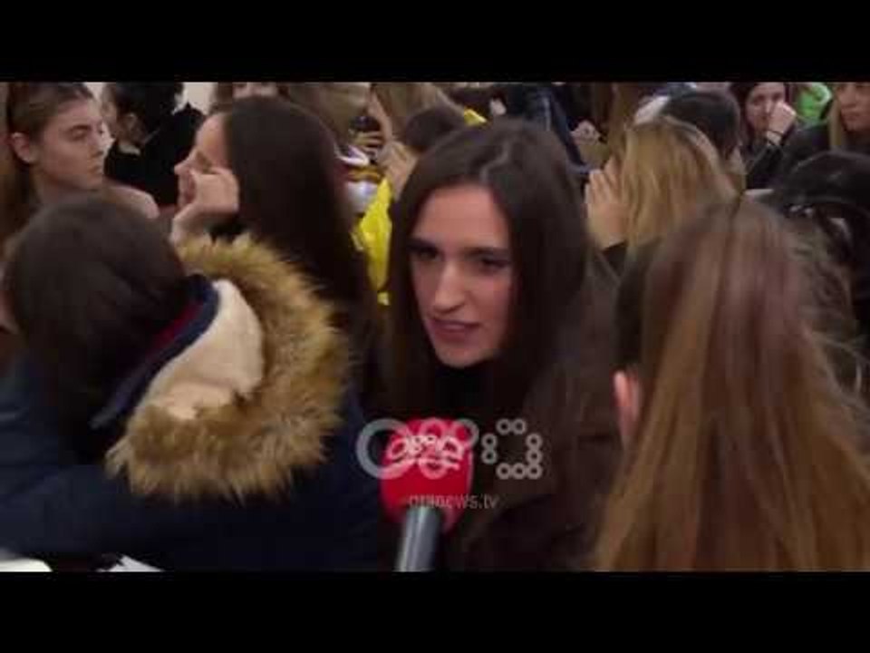 Ora News - Juridiku nis mësimin tek "Petro Nini" por sërish mbyllet dera me zinxhirë