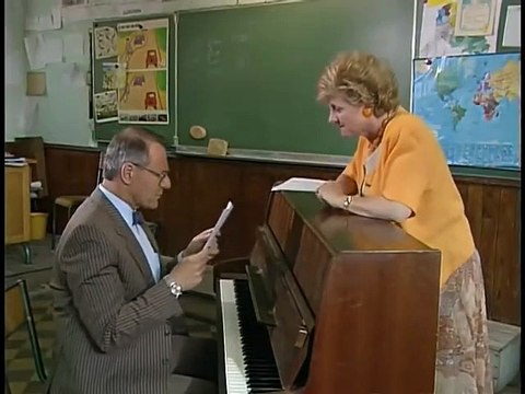 French Fields 2x05 Sale or Return