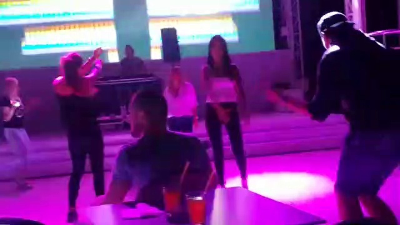 KISA DİSCO DANS GÖSTERİSİ
