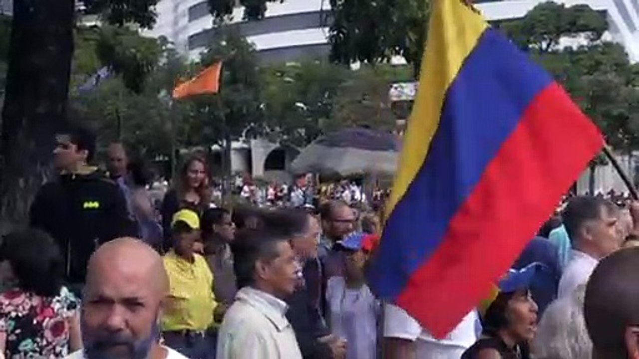 Povo na rua