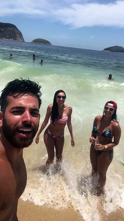 Beach Selfie Slam