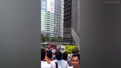 Alain Rober Climbs Philippines Skyscraper