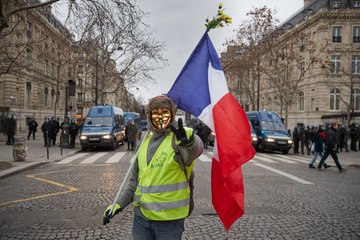 "Loi anti-casseurs" : l'Assemblée vote un nouveau délit de dissimulation du visage