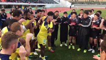 Les joueurs de l'ASM partagent une étrange danse avec les japonais de la Top League All Stars