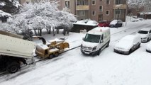 Almanya'da yoğun kar yağışı hayatı olumsuz etkiledi - KÖLN