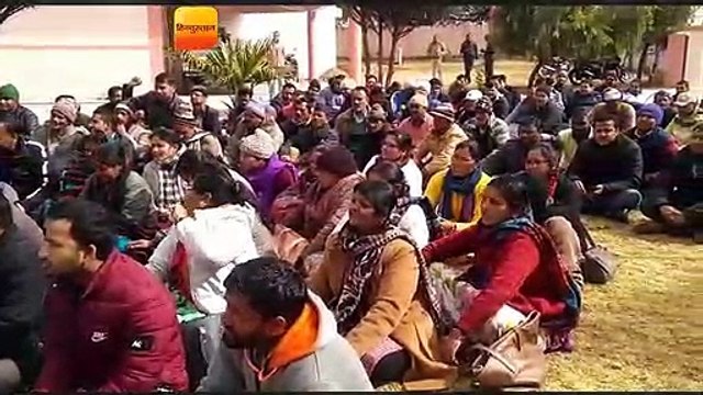 चम्पावत में अधिकारी कर्मचारी शिक्षक समन्वय समिति ने प्रदर्शन किया