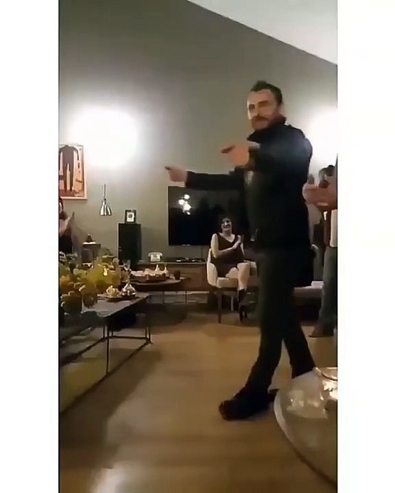 رقص هازال كايا في حفل حنتها