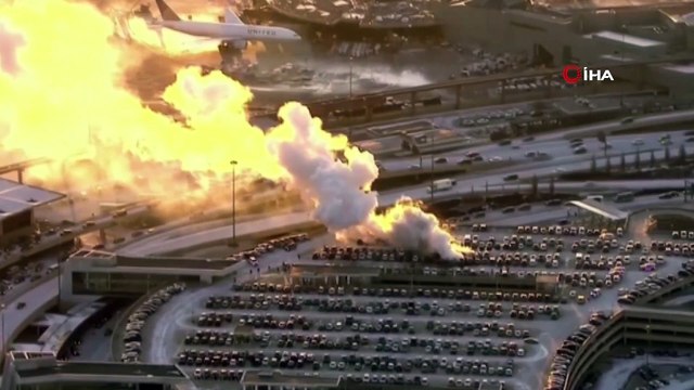 - ABD’nin New Jersey eyaletindeki Newark Liberty Uluslararası Havalimanı’nın otoparkında yangın çıktı. Park halindeki araçlar alev aldı.