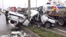 Kahramanmaraş Direğe Çarpan Otomobil İki Parçaya Ayrıldı 1 Ölü, 1 Yaralı
