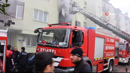 Devrilen elektrik sobası 2 daireyi kül etti