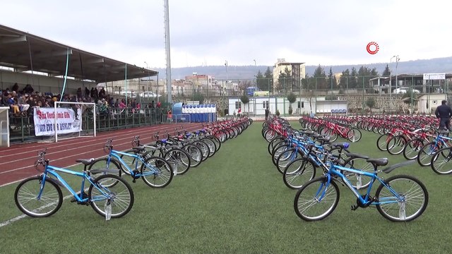 Bisikletleri alabilmek için zamanla yarıştılar