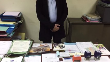 القبض على نصاب يزعم تعليم المواطنين قيادة الطائرات