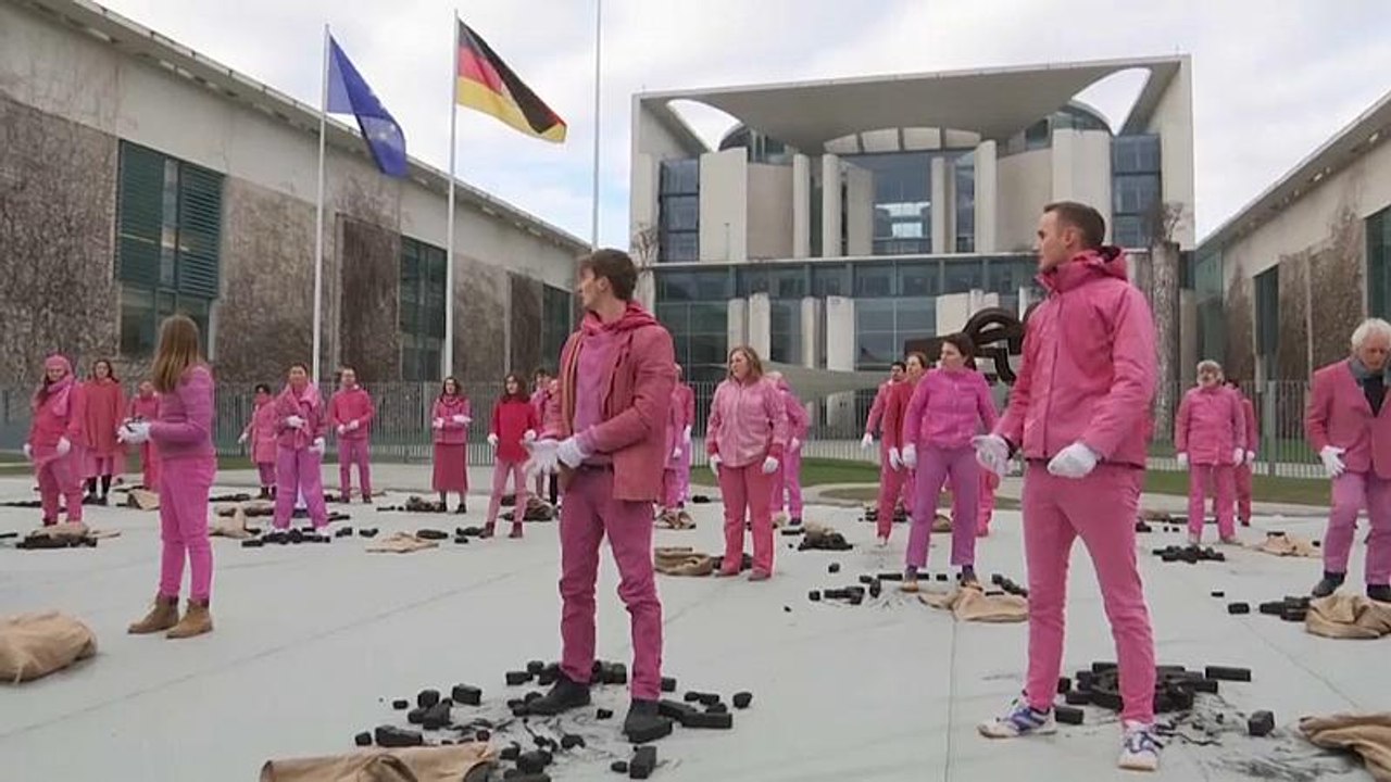 Greenpeace: Anti-Kohle-Protest vor Kanzleramt