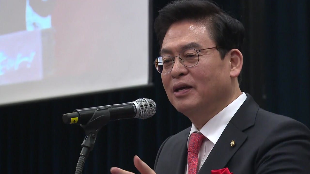 정우택, 당 대표 출마 선언..."총선 승리" / YTN