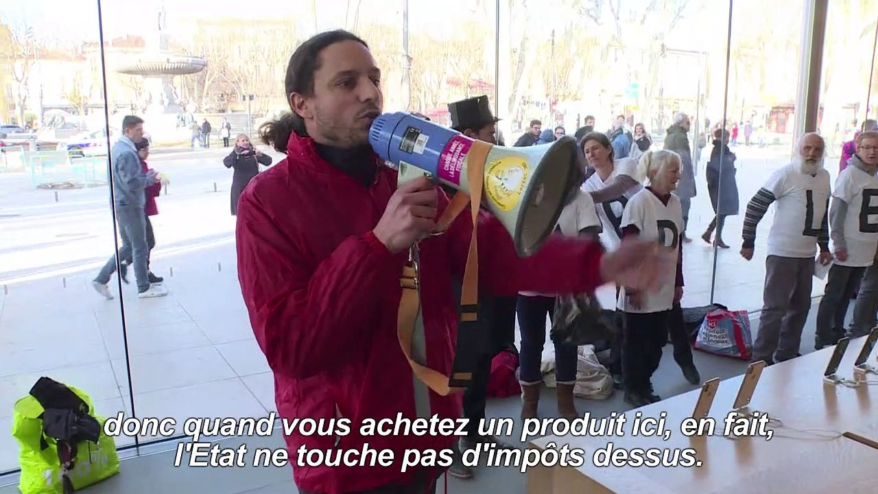 Attac s'invite dans un Apple Store d'Aix pour prélever l'impôt