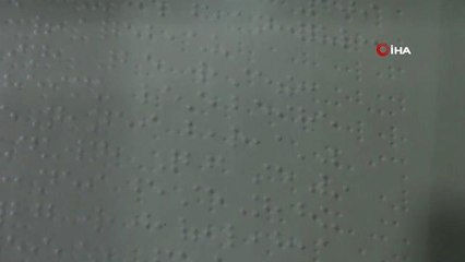 Üniversite Kütüphanesinde Kabartma Yazı Kur'an-ı Kerim