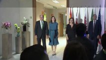 La reina Letizia entregando las becas para estudiantes de la Fundación Iberdrola.