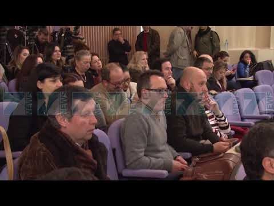 TE PREMTEN SKADON ULTIMATUMI I PEDAGOGEVE PER QEVERINE - News, Lajme - Kanali 7