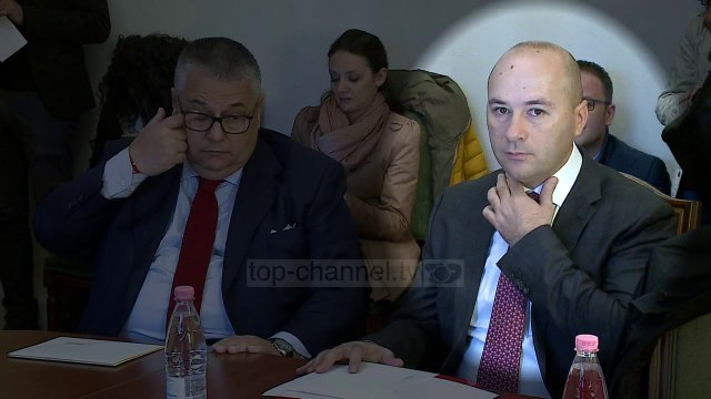 “Dekriminalizimi” i hoqi mandatin, ish-deputeti kërkon pagën - Top Channel Albania - News - Lajme