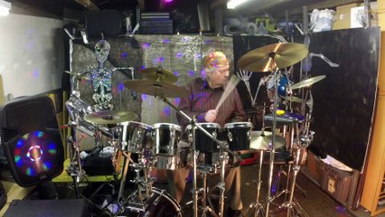 GERRY ATRIC PLAYS LIVE PERCUSSION TO RETRO 80'S FUNKY JAZZHOP MUSIC 'SUNDANCE REMIX'