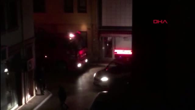 Elektrikli Soba Devrildi, Çıkan Yangında Daire Kullanılamaz Hale Geldi